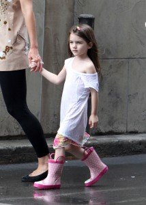 สาวน้อยร้อยล้าน Suri Cruise ลูกสาว ของtom cruise
