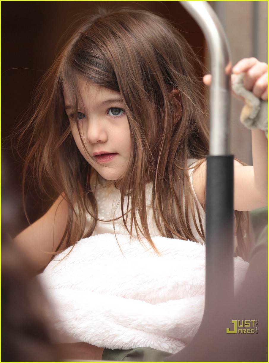 สาวน้อยร้อยล้าน Suri Cruise ลูกสาว ของtom cruise