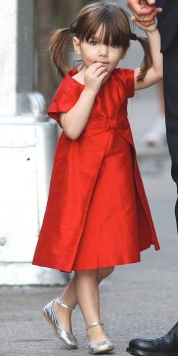 สาวน้อยร้อยล้าน Suri Cruise ลูกสาว ของtom cruise