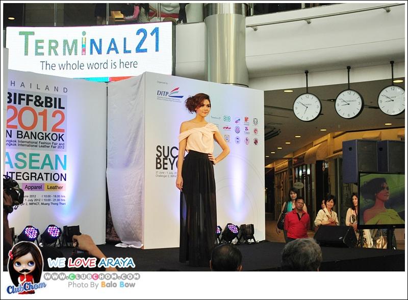 ชมพู่ อารยา ในงาน BIFF & BIL 2010 ASEAN INTEGATION @Terminal21