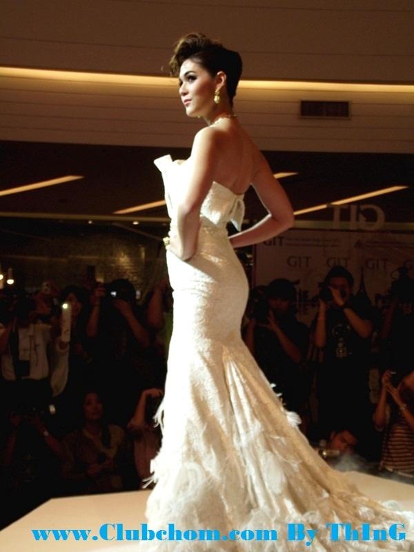 ชมพู่ อารยา สวยสง่าดุจนางพญา