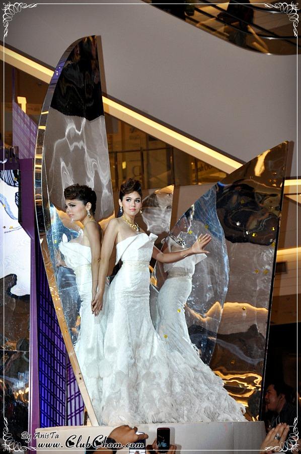 ชมพู่ อารยา สวยสง่าดุจนางพญา