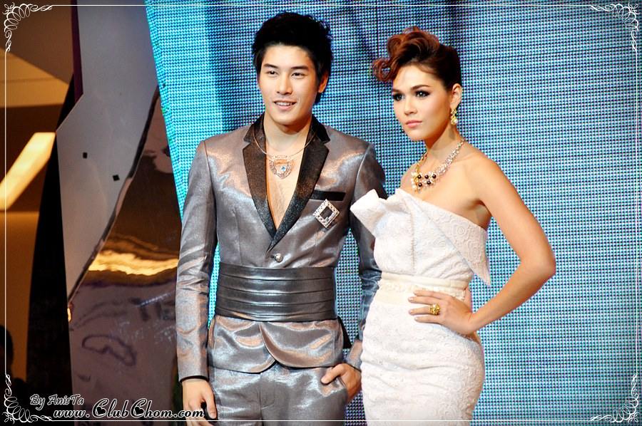 ชมพู่ อารยา สวยสง่าดุจนางพญา