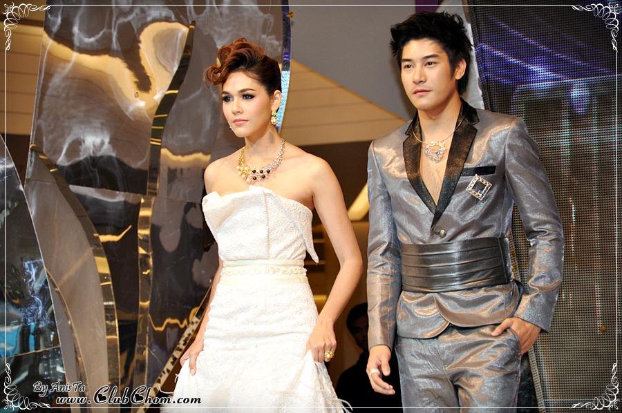 ชมพู่ อารยา สวยสง่าดุจนางพญา