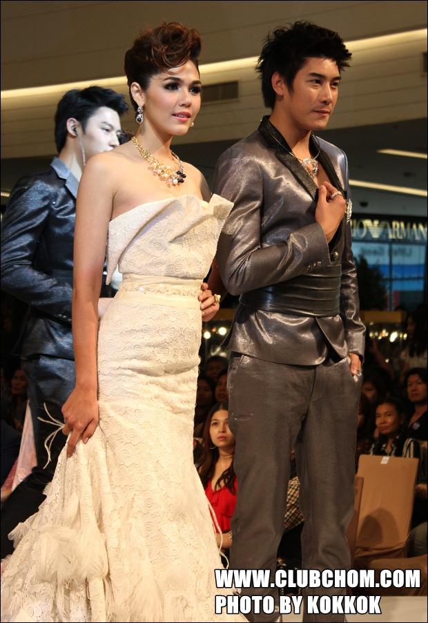 ชมพู่ อารยา สวยสง่าดุจนางพญา