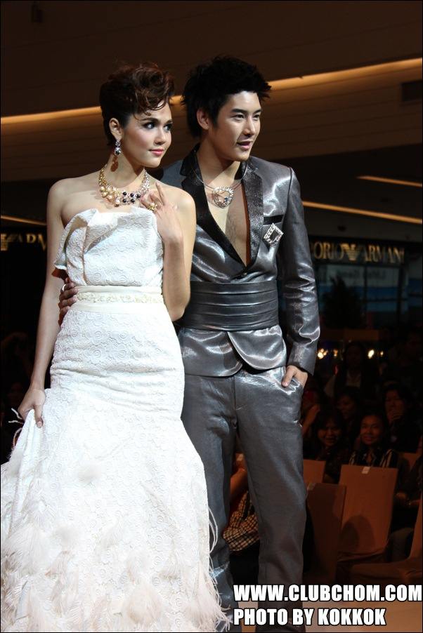ชมพู่ อารยา สวยสง่าดุจนางพญา