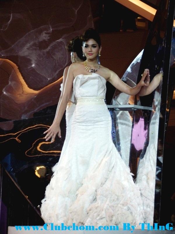 ชมพู่ อารยา สวยสง่าดุจนางพญา