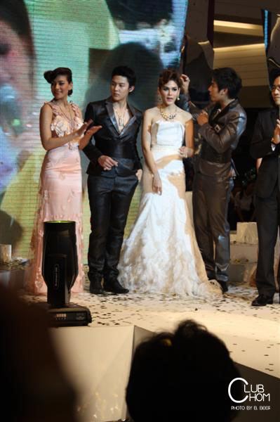 ชมพู่ อารยา สวยสง่าดุจนางพญา