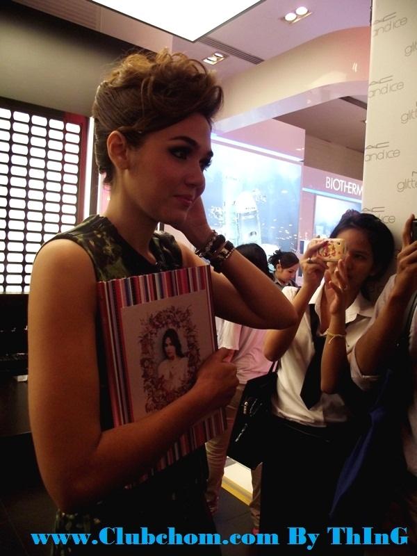 ชมพู่ อารยา ในชุดใส่กลับบ้านน่ารักมากๆ