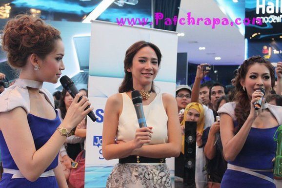 ส่องมุมสวย"อั้ม พัชราภา"@Samsung Exhibition Booth for the BOI fair เต็มๆที่นี่!!!