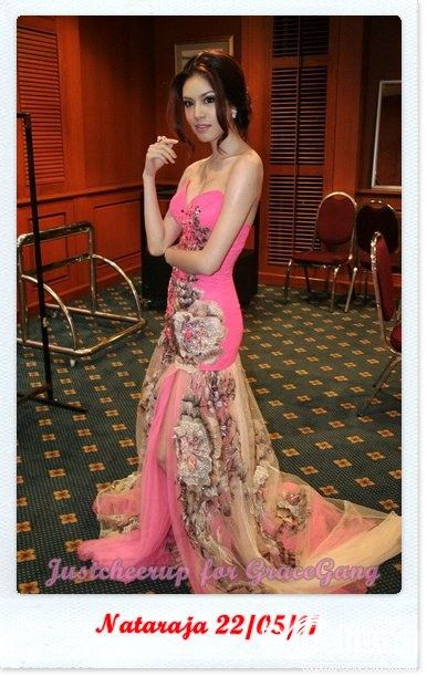 สาวๆในชุดราตรี