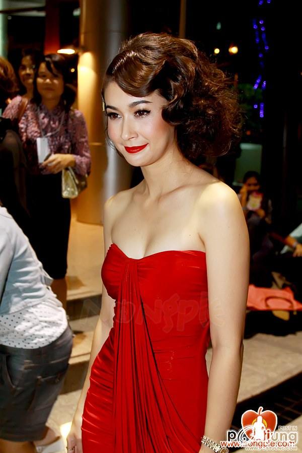 สาวๆในชุดราตรี