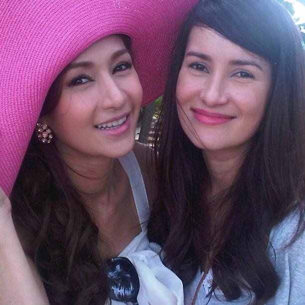 "พี่แอน ทองประสม"....กับน้องๆ