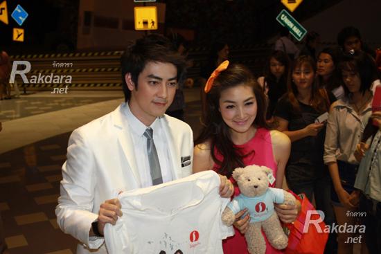 &ldquo;แพนเค้ก&ldquo;โผล่ยินดีงานหนัง&ldquo;ฟิล์ม&ldquo;ยันไม่กิ๊กกัน