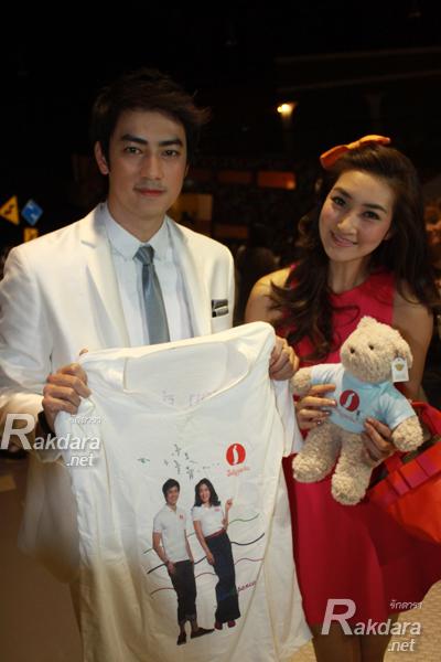 &ldquo;แพนเค้ก&ldquo;โผล่ยินดีงานหนัง&ldquo;ฟิล์ม&ldquo;ยันไม่กิ๊กกัน