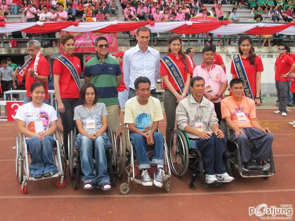 คณะนางสาวไทย คณะนางสาวไทย ร่วมงาน เอไอเอ ล้านนาเกมส์ และงานวันเด็ก จ.เชีบงใหม่