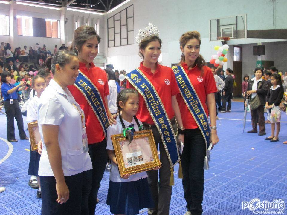 คณะนางสาวไทย คณะนางสาวไทย ร่วมงาน เอไอเอ ล้านนาเกมส์ และงานวันเด็ก จ.เชีบงใหม่