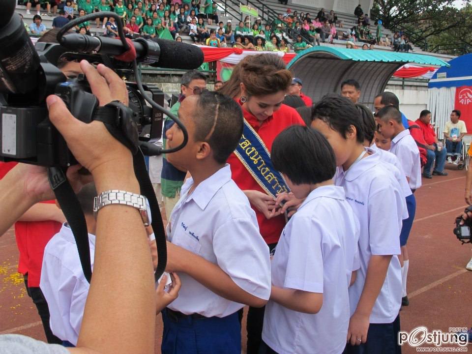 คณะนางสาวไทย คณะนางสาวไทย ร่วมงาน เอไอเอ ล้านนาเกมส์ และงานวันเด็ก จ.เชีบงใหม่