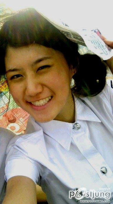 สาวๆในชุดนิสิตค่ะ
