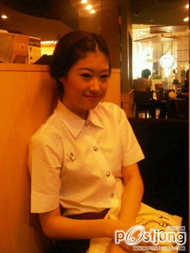 สาวๆในชุดนิสิตค่ะ