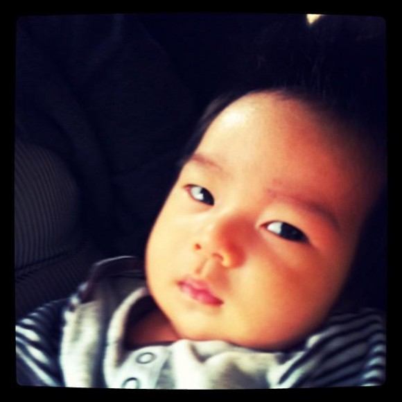 อัพเดท...ภาพความน่ารักของ"น้องออกัส - น้องออการ์"ลูก"เฮียเปิ้ล นาคร"