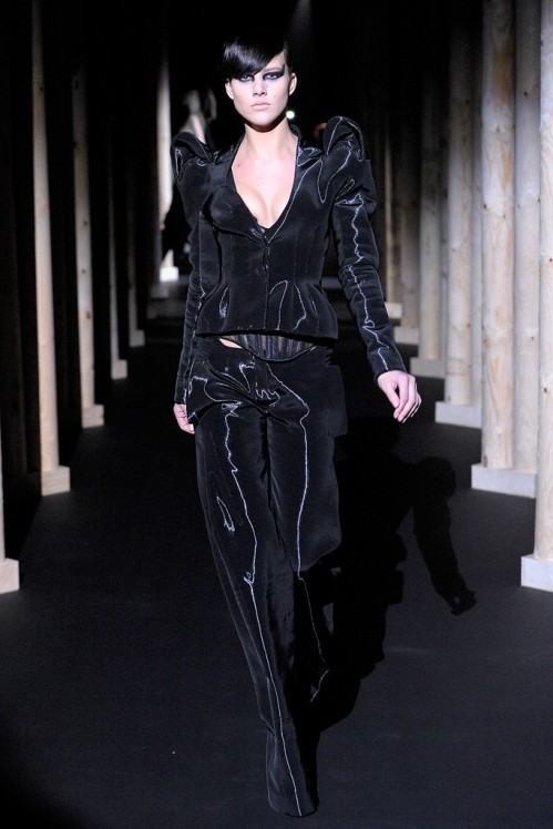 Mugler Woman by Nicola Formichetti Fall/Winter 2011.12 runway show. Fuck yeah!