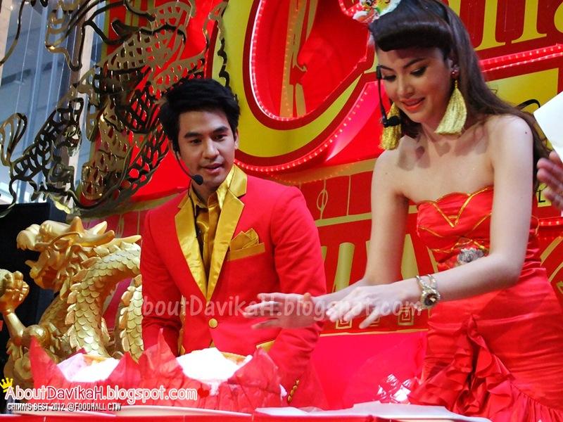 [PICS] โป๊ป ธนวรรธน์ และใหม่ ดาวิกา ในงาน China's Best 2012 at CentralFoodHall CTW