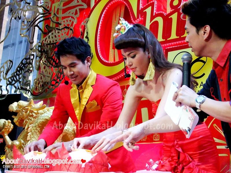 [PICS] โป๊ป ธนวรรธน์ และใหม่ ดาวิกา ในงาน China's Best 2012 at CentralFoodHall CTW