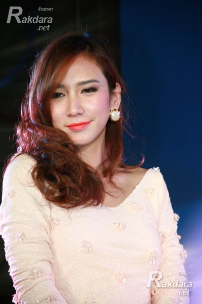 โทนสีลิปติกตัวเเม่"อั้ม พัชราภา"เริ่ดเว่อร์!!!