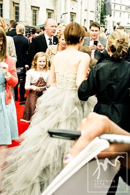 IA AT THE HARRY POTTER AND THE DEATHLY HALLOWS 2 PREMIERE IN LONDON: PHOTOS OF EMMA WATSON BY PHOTOG