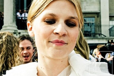 ชอบงานแต่งงานเธอในหนังอ่ะ  ชุดแต่งงานสวยดีIA AT THE HARRY POTTER AND THE DEATHLY HALLOWS 2 PREMIERE