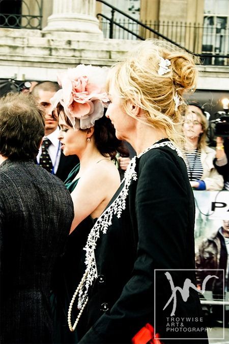 ชอบเธอมาก IA AT THE HARRY POTTER AND THE DEATHLY HALLOWS 2 PREMIERE IN LONDON: PHOTOS OF HELENA BONH