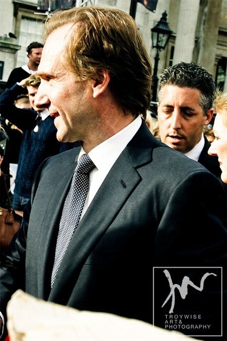 IA AT THE HARRY POTTER AND THE DEATHLY HALLOWS 2 PREMIERE IN LONDON: PHOTOS OF RALPH FIENNES BY PHOT