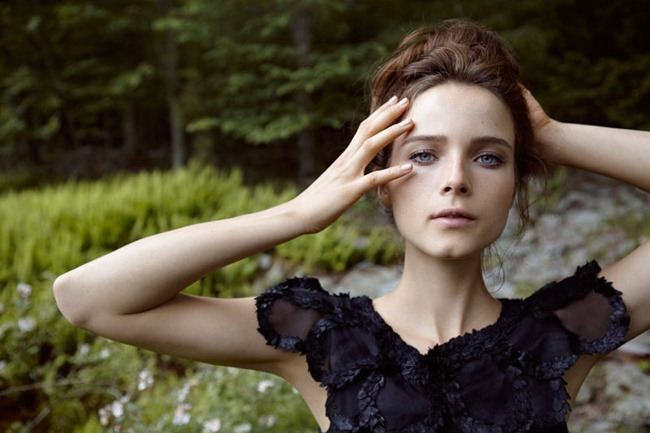 LULA MAGAZINE: ANNA DE RIJK BY PHOTOGRAPHER YELENA YEMCHUK