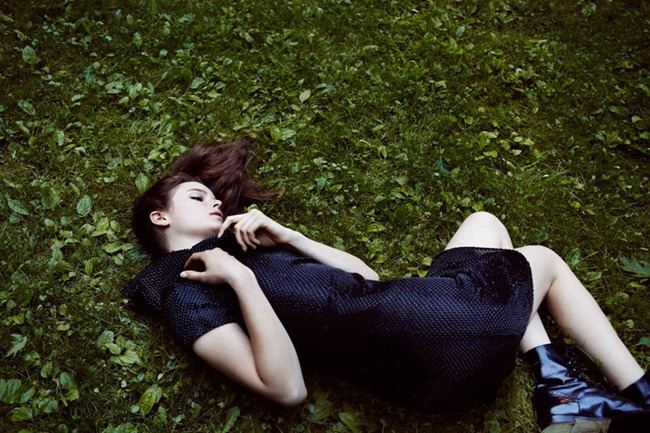 LULA MAGAZINE: ANNA DE RIJK BY PHOTOGRAPHER YELENA YEMCHUK