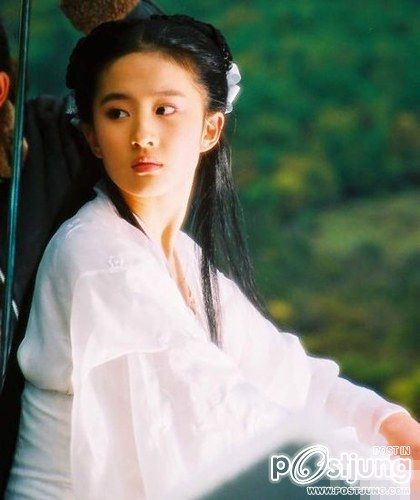 หลิวอี้เฟย - Liu Yi Fei ยอดนางเอกซีรีย์อันดับ 1 ของจีนในขณะนี้