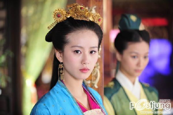 Liu Shi Shi / หลิว ซือ ซือ ดารานางเอกสาวอีกคนหนึ่งที่กำลังเทียบรัศมีกับยอดนางเอกอย่าง หลิว อี้ เฟย อยู่ในตอนนี้