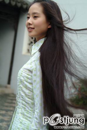 Liu Shi Shi / หลิว ซือ ซือ ดารานางเอกสาวอีกคนหนึ่งที่กำลังเทียบรัศมีกับยอดนางเอกอย่าง หลิว อี้ เฟย อยู่ในตอนนี้