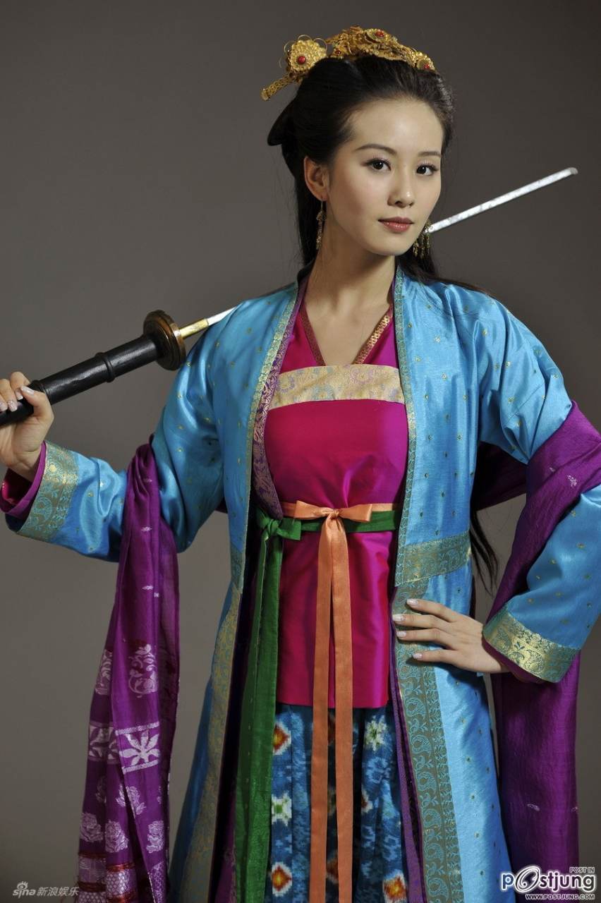 Liu Shi Shi / หลิว ซือ ซือ ดารานางเอกสาวอีกคนหนึ่งที่กำลังเทียบรัศมีกับยอดนางเอกอย่าง หลิว อี้ เฟย อยู่ในตอนนี้