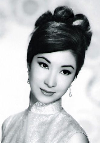 โฉมสะคราญนามว่า"เล่อ ตี้" (Betty Loh Ti)