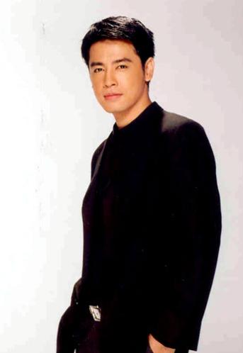 ออย ธนา นี่แหละหนุ่มหล่อขั้นเทพตัวจริง