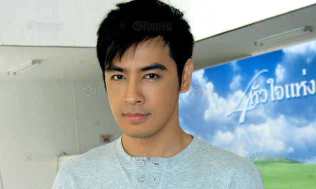 ออย ธนา นี่แหละหนุ่มหล่อขั้นเทพตัวจริง