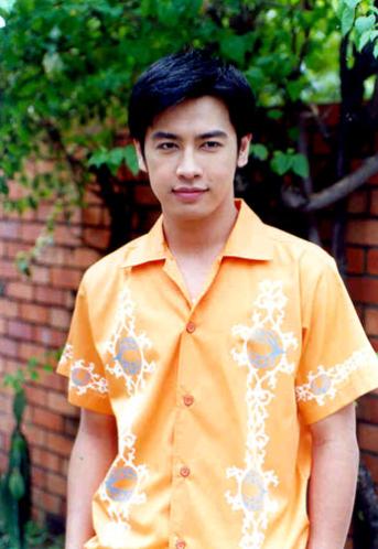 ออย ธนา นี่แหละหนุ่มหล่อขั้นเทพตัวจริง