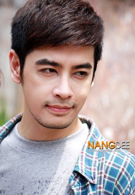 ออย ธนา นี่แหละหนุ่มหล่อขั้นเทพตัวจริง