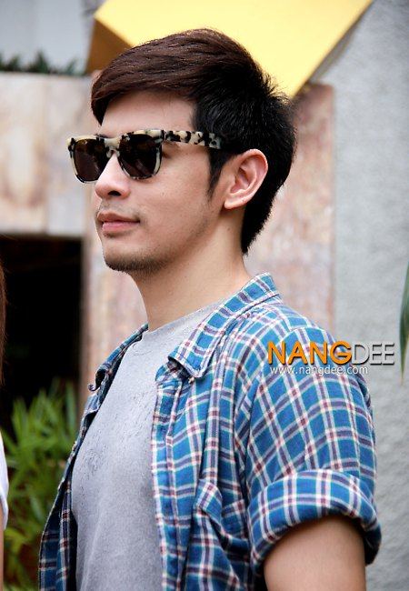 ออย ธนา นี่แหละหนุ่มหล่อขั้นเทพตัวจริง