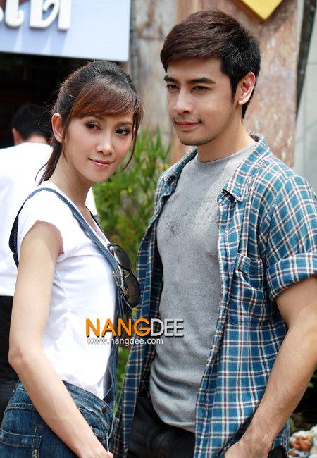 ออย ธนา นี่แหละหนุ่มหล่อขั้นเทพตัวจริง
