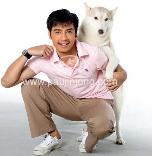 ออย ธนา นี่แหละหนุ่มหล่อขั้นเทพตัวจริง