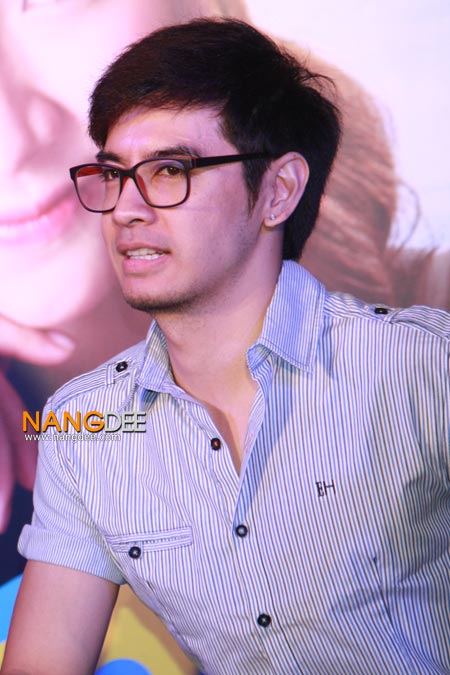 ออย ธนา นี่แหละหนุ่มหล่อขั้นเทพตัวจริง