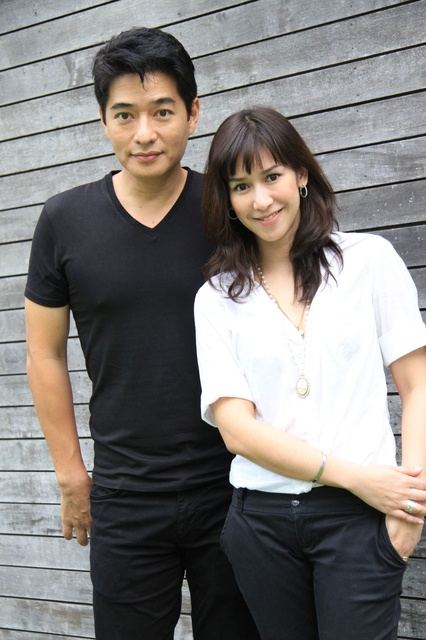 ดีใจกับพี่"ป๊อก"ค่ะ....ที่ได้รางวัลนำหญิงยอดเยี่ยมจากนิตยสาร"Starpics" ^^