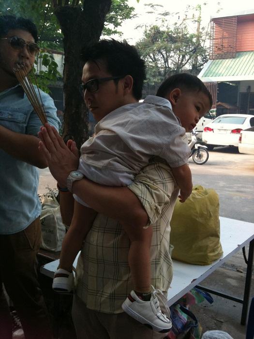 "เอ็กแซ็กท์"บวงสรวงซิทคอมเรื่องใหม่"เป็นข่าว"